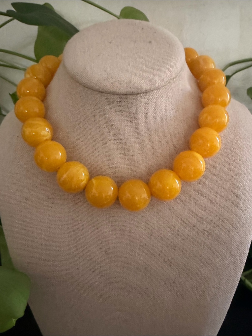 Vintage Oversized Marbled Yellow Lucite Beaded Statement Necklace
